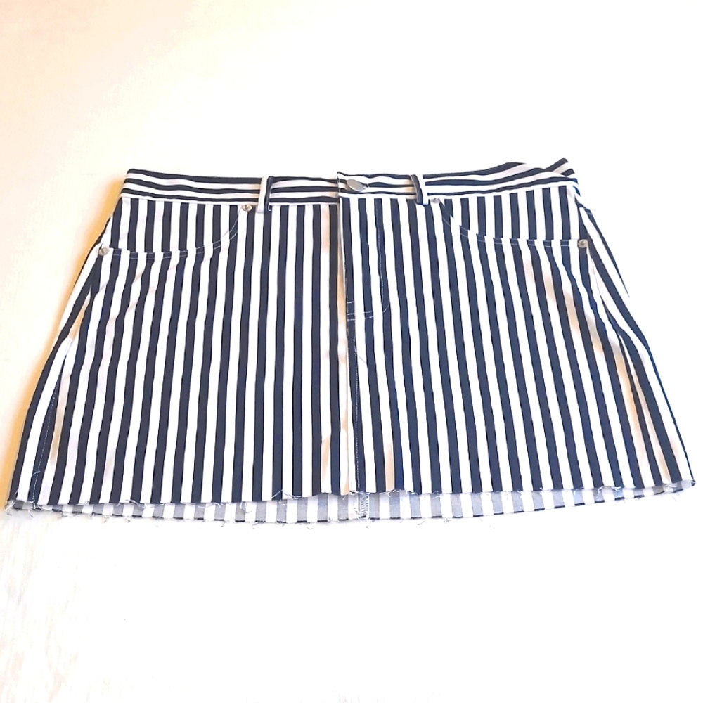 Olivaceous, Mini Skirt, Striped Black and White